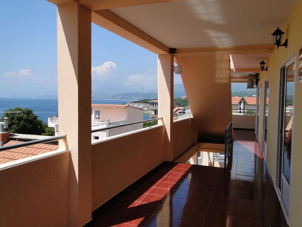 Apartments And Studios Anicic Утеха Екстериор снимка