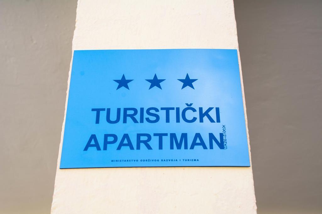 Apartments And Studios Anicic Утеха Екстериор снимка