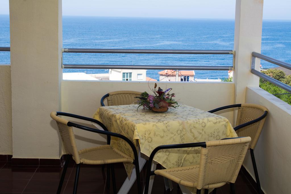 Apartments And Studios Anicic Утеха Екстериор снимка