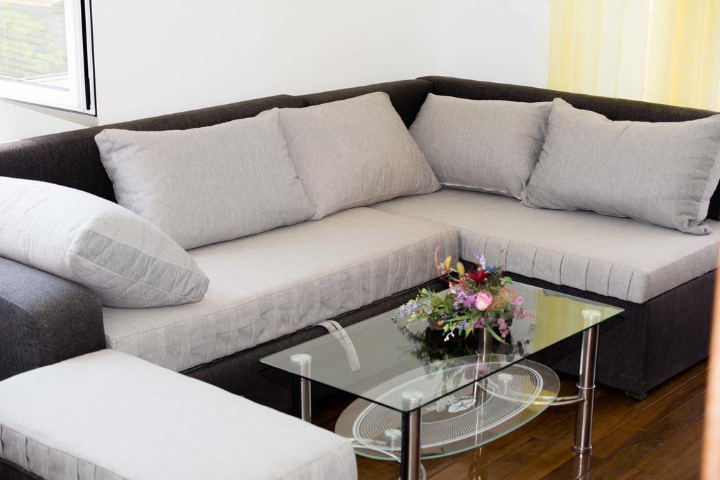 Apartments And Studios Anicic Утеха Екстериор снимка