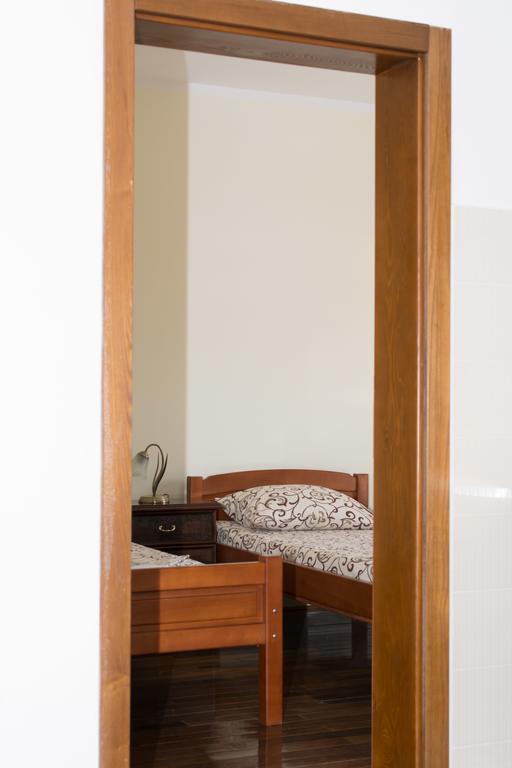 Apartments And Studios Anicic Утеха Екстериор снимка