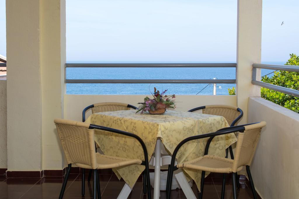 Apartments And Studios Anicic Утеха Екстериор снимка